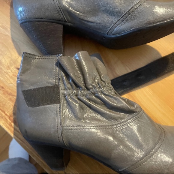 Fidji Gray Leather Bootie Size 11/42 - Picture 4 of 6